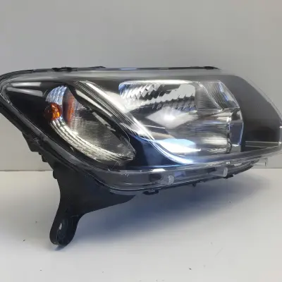 Dacia Logan Sandero II 12-16r PRZEDNIA LAMPA PRAWA prawy przód 260107737R