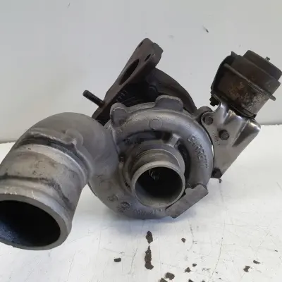 Volvo S40 V40 1.9 D TURBOSPRĘŻARKA turbo 8200369581