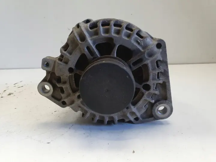 Renault Koleos 2.5 16V ALTERNATOR 110A 23100-JA02A valeo