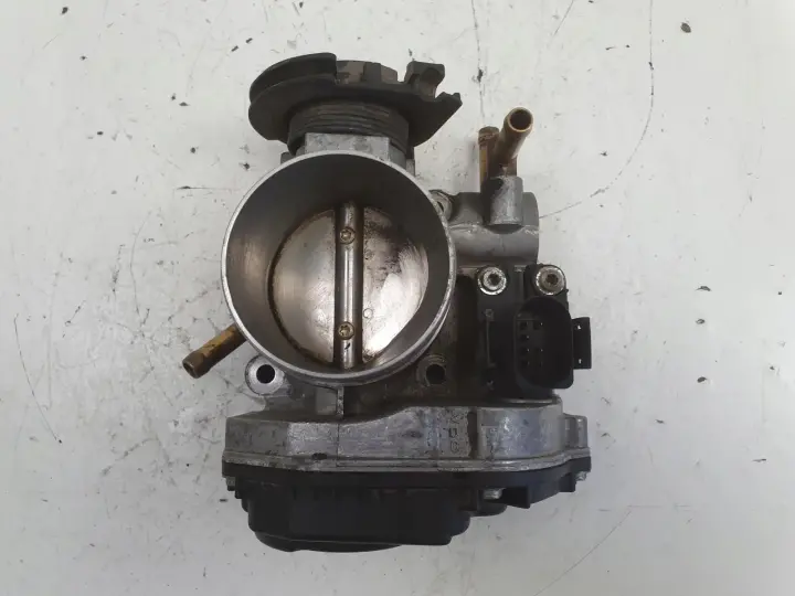 Audi A3 8L 1.6 8V PRZEPUSTNICA 06A133064J