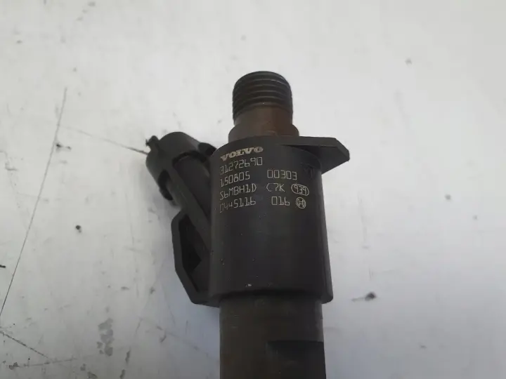Volvo S80 II V70 III S40 II V60 XC60 2.4 D5 WTRYSKIWACZ wtrysk 0445116016