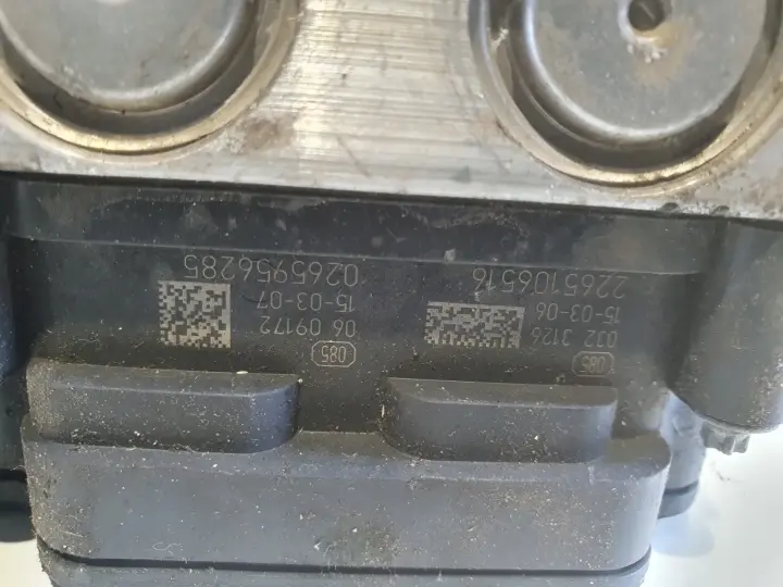Dacia Logan II 1.5 DCI POMPA ABS hamulcowa 476605492R 0265956285