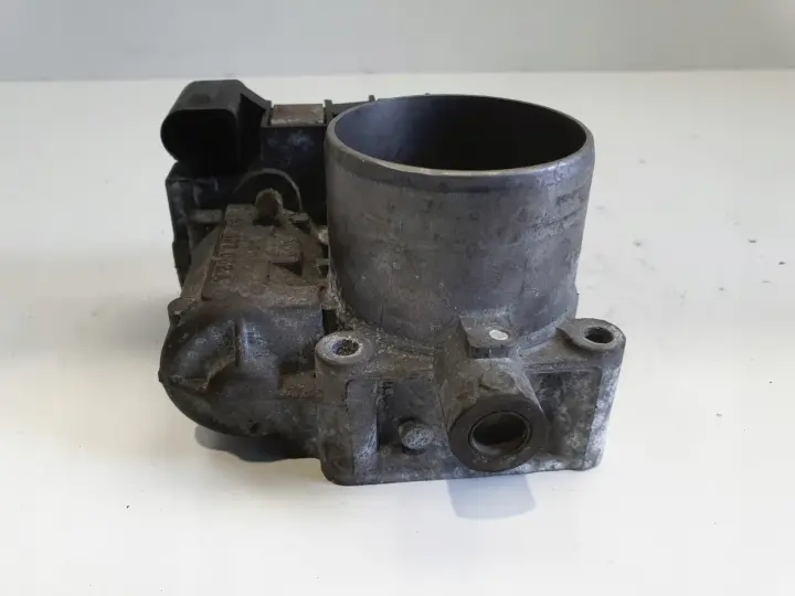 Audi A3 II 8P 1.6 FSI PRZEPUSTNICA 03C133062A