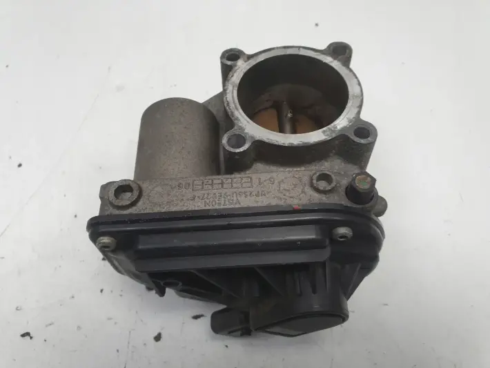 Ford Focus MK2 II 1.6 16V PRZEPUSTNICA VP4F9U-9E928-BA