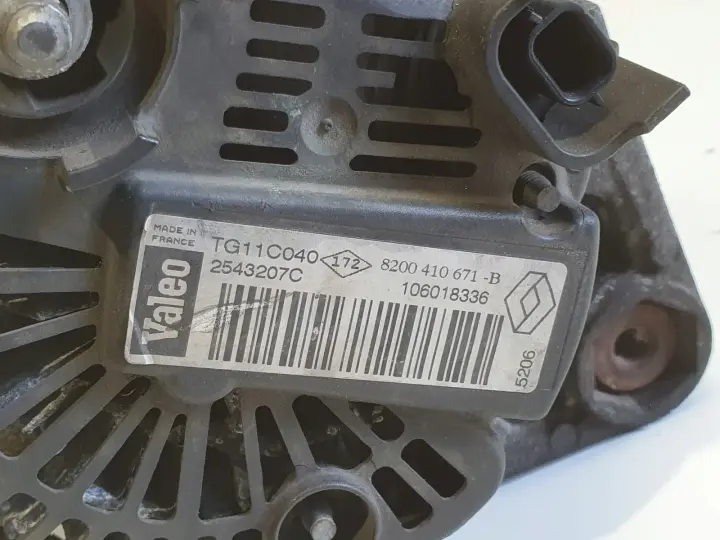 Renault Scenic II 1.9 DCI ALTERNATOR 8200410671 valeo