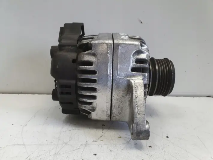 Hyundai i20 1.4 CRDI ALTERNATOR 37300-2A050 valeo 90A