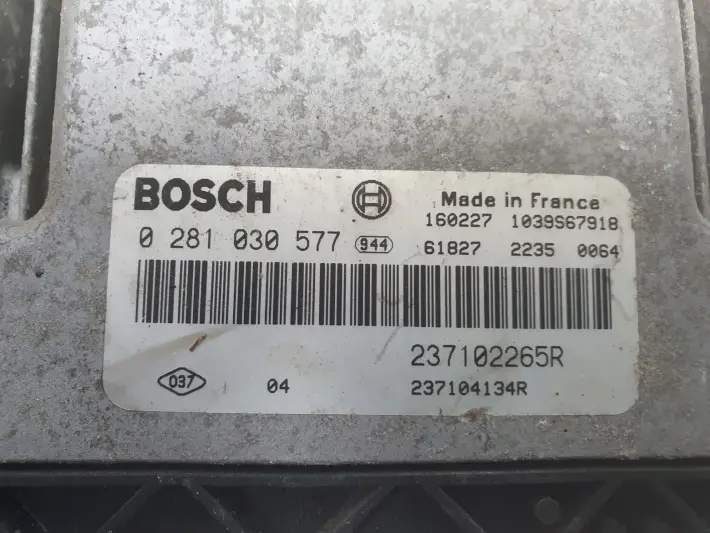 Renault Master III 2.3 DCI STEROWNIK SILNIKA komputer 0281030577