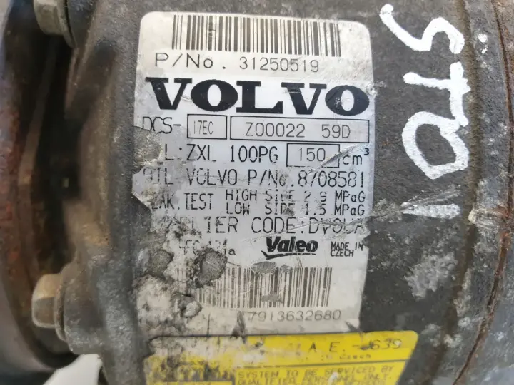 Volvo XC60 2.4 D5 SPRĘŻARKA KLIMATYZACJI 8708581