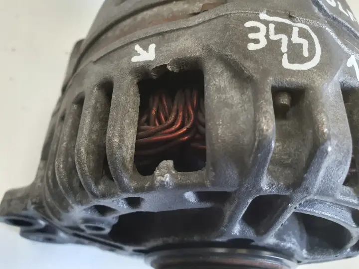 VW Golf V 1.4 FSI ALTERNATOR 03C903023D 110A bosch