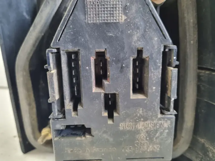 VW Passat B3 kombi TYLNA LEWA LAMPA Lewy tył kierowcy