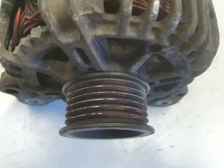 VW Golf V 1.6 FSI ALTERNATOR valeo 03C903023B 110A