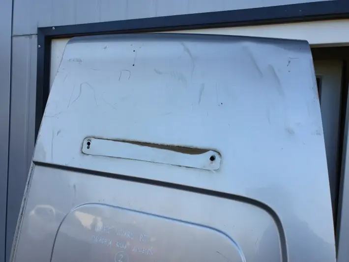 Renault Trafic TYNE DRZWI PRAWE prawy tył WYSOKIE