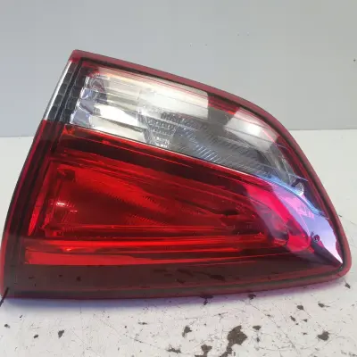 Renault Clio IV kombi TYLNA LAMPA PRAWA prawy tył W KLAPE 265502395R