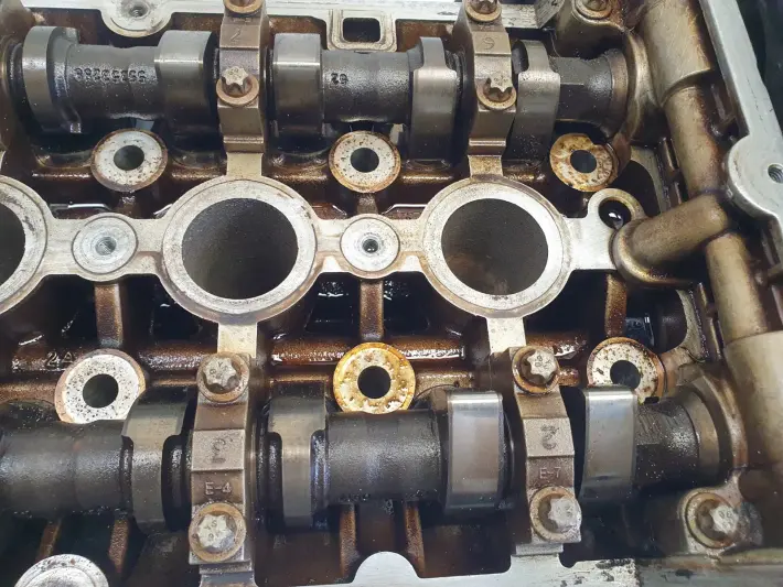 Opel Zafira B Astra J 1.6 16V A16XER GŁOWICA CYLINDRÓW 55559340