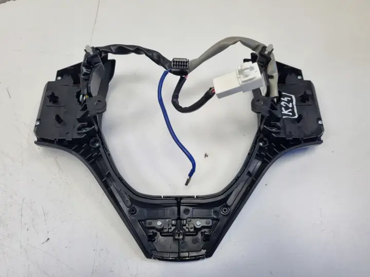 Toyota Auris II lift PRZYCISKI KIEROWNICY multifunkcja przycisk panel