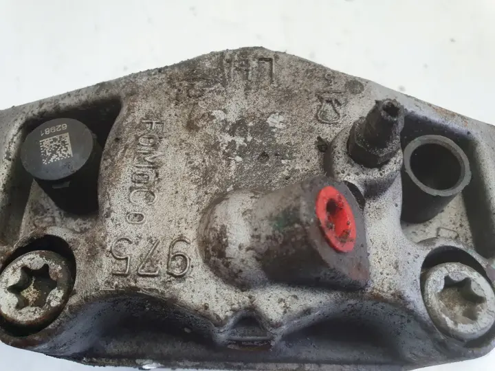 Volvo V40 II PRZEDNI ZACISK HAMULCOWY lewy przód KIEROWCY L.P 975