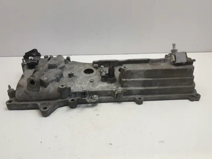 Lexus IS250 IS 250 2.5 V6 POKRYWA ZAWORÓW