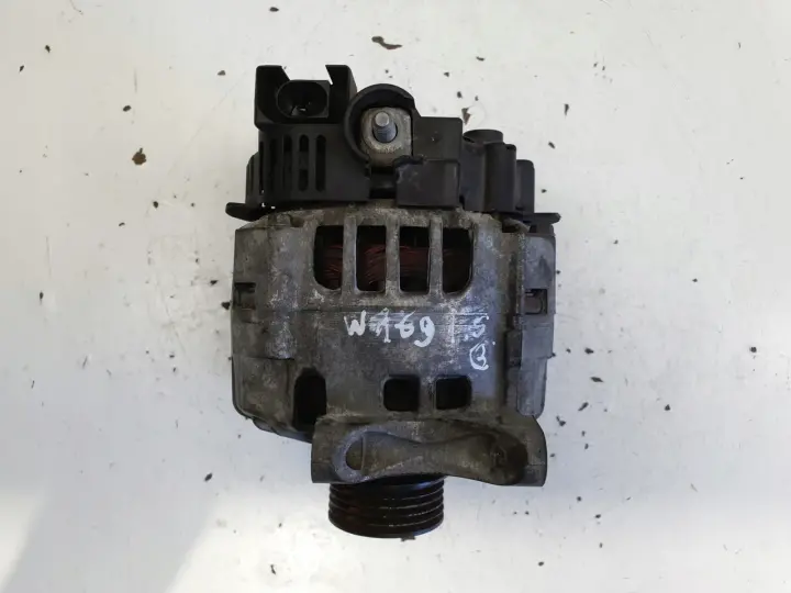 Mercedes W169 1.5 8V ALTERNATOR A2661540802 90A valeo