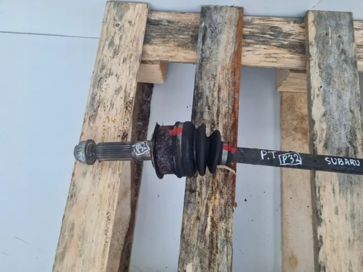 Subaru OUTBACK IV 2.0 D PRAWA TYLNA PÓŁOŚ półośka prawy tył Automat