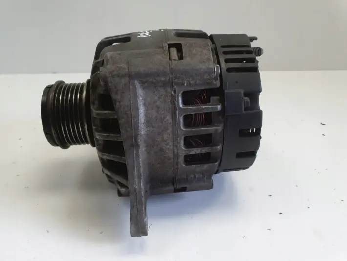 Renault Laguna I 1.9 DTI ALTERNATOR 8200054588 valeo 120A