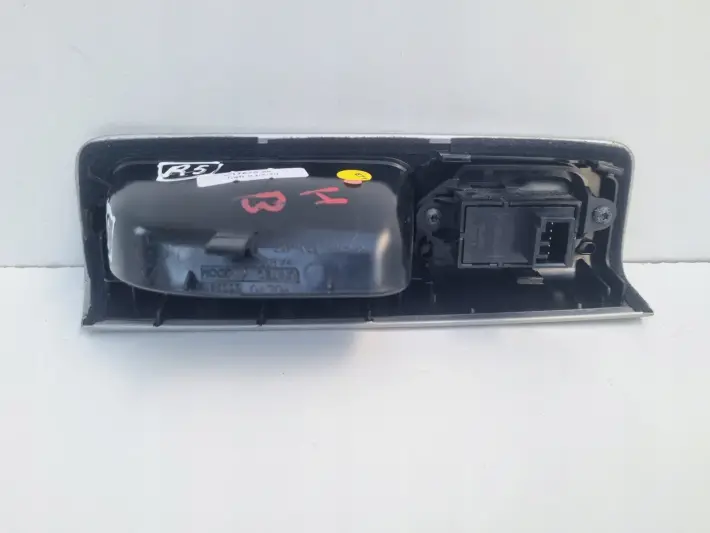 Volvo S40 II V50 PRAWY TYLNY PRZEŁĄCZNIK SZYB panel rączka uchwyt 8663819