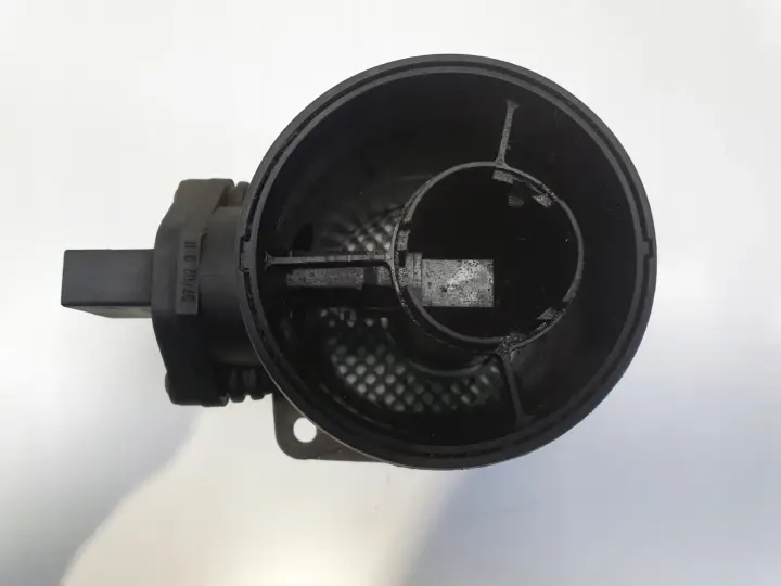 VW Golf V 2.0 TDI PRZEPŁYWOMIERZ POWIETRZA 0281002461 074906461B