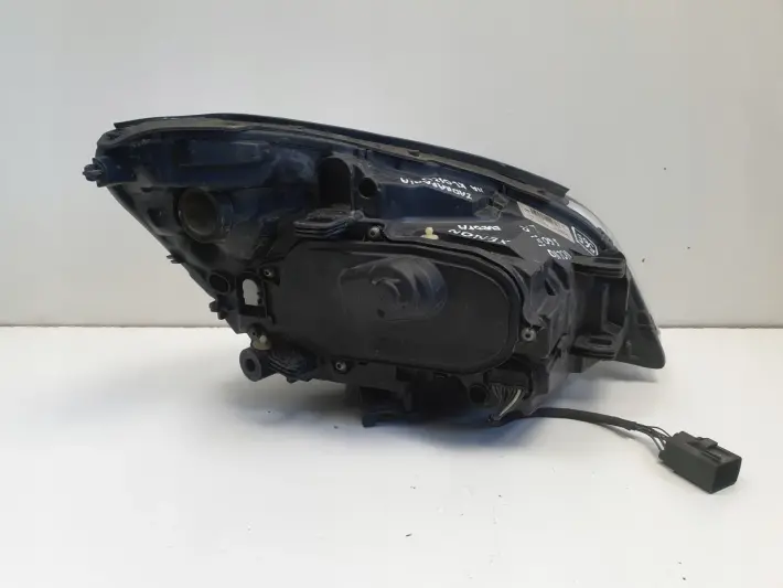 Volvo V60 S60 II PRZEDNIA LAMPA LEWA lewy przód XENON 31299990