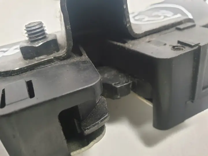 Volvo S60 PRAWA RĄCZKA SKŁADANIA KANAPY 9188721