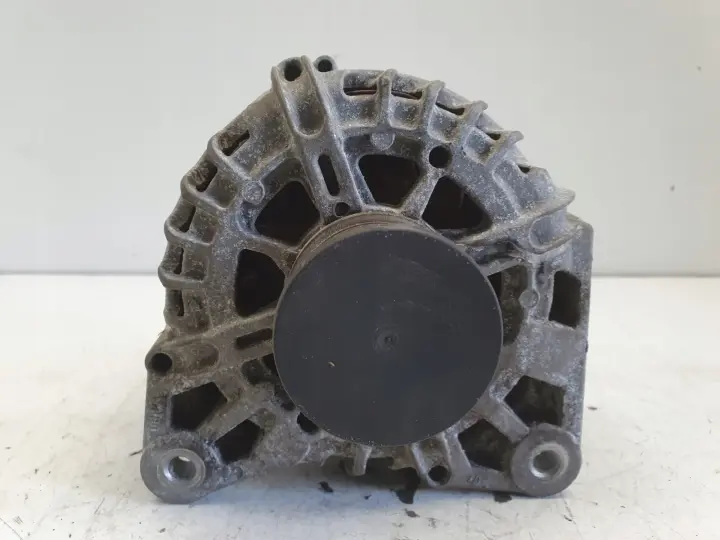 Renault Clio IV 0.9 TCe ALTERNATOR valeo 231007842R