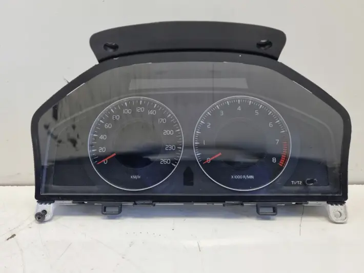 Volvo S80 II V70 III XC70 II 2.5 T LICZNIK ZEGARY Europa benzyna 31270898AA