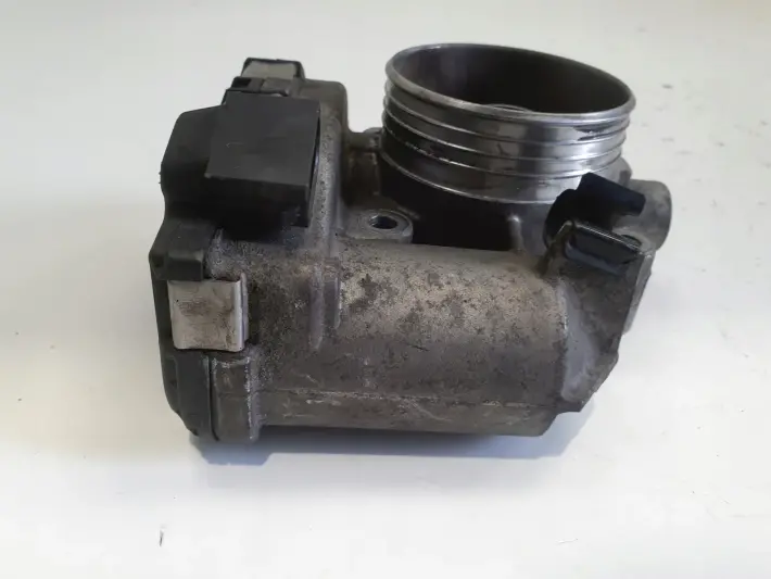 Volvo S60 I V70 II 2.4 D5 PRZEPUSTNICA 8692720 0281002701