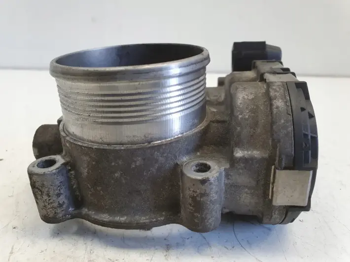 Volvo V50 2.0 D D3 PRZEPUSTNICA 31216665 bosch 0280750520