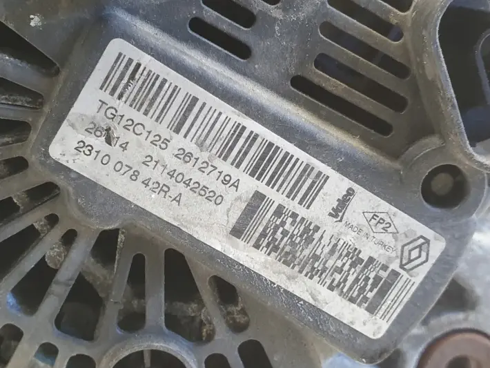Renault Clio IV 0.9 TCe ALTERNATOR valeo 231007842R