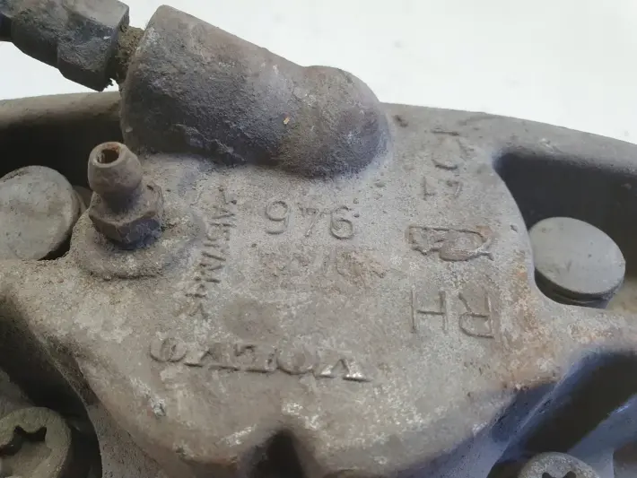 Volvo V40 II PRZEDNI ZACISK HAMULCOWY prawy przód PASAŻERA P.P 976