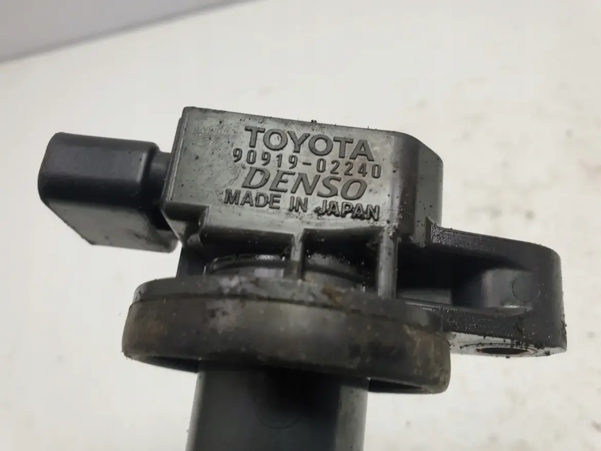 Yaris I 1.33 VVTI CEWKA ZAPŁONOWA 90919-02240