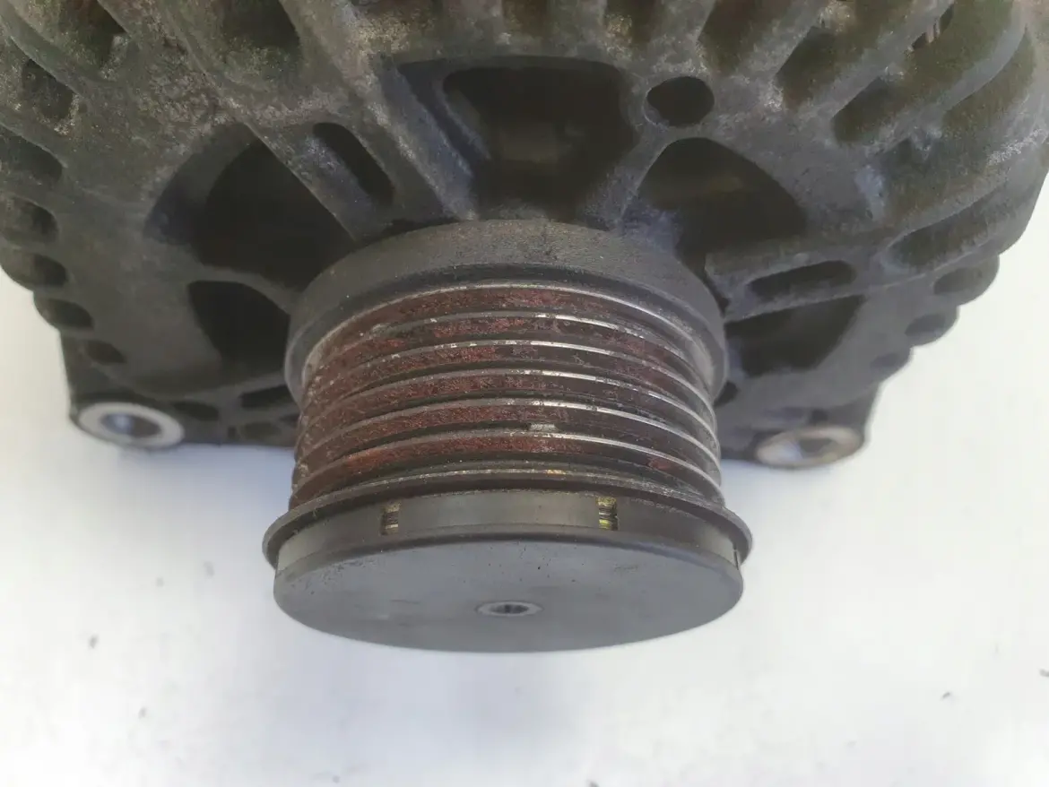 Peugeot 308 I 1.6 HDI ALTERNATOR valeo 9646321780