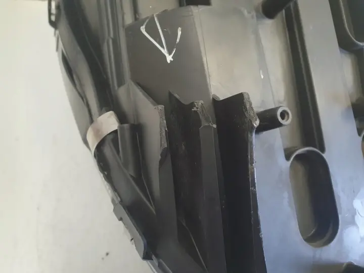 Mercedes CLS W219 C219 PRZEDNIA LAMPA LEWA lewy przód EUROPA