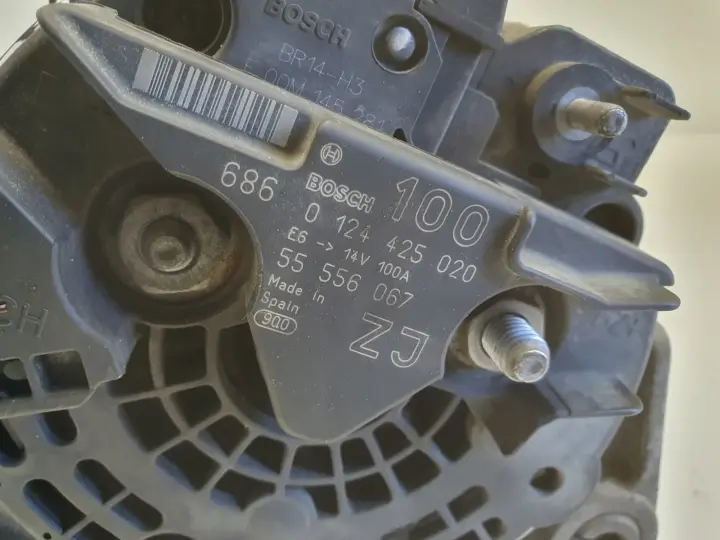 Opel Zafira B 1.8 16V ALTERNATOR bosch 0124425020