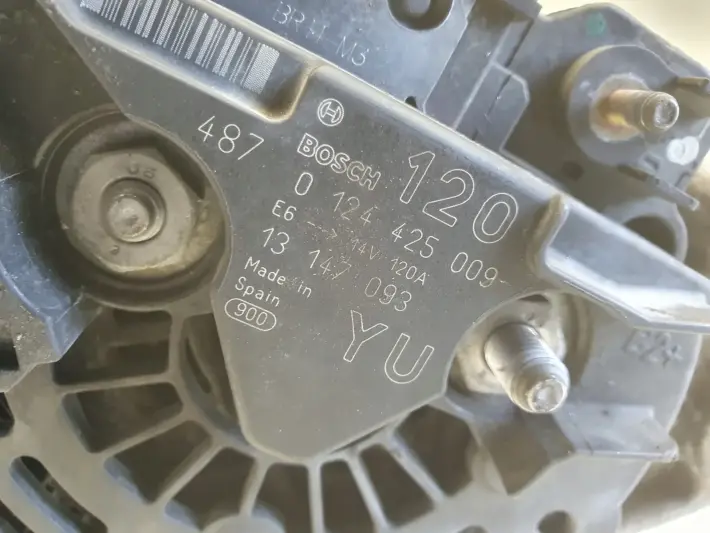 Opel Astra II G 1.6 16V ALTERNATOR 0124425009 bosch