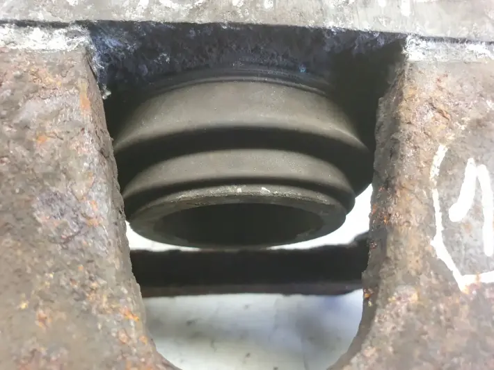Volvo V40 II PRZEDNI ZACISK HAMULCOWY lewy przód KIEROWCY L.P 975