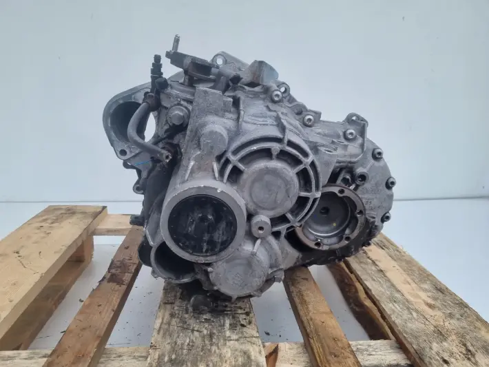 VW Golf V 2.0 TDI MANUALNA SKRZYNIA BIEGÓW manual KDS