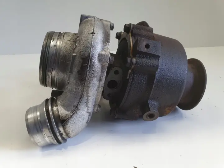 BMW E60 2.0 D TURBOSPRĘŻARKA turbo 8506891