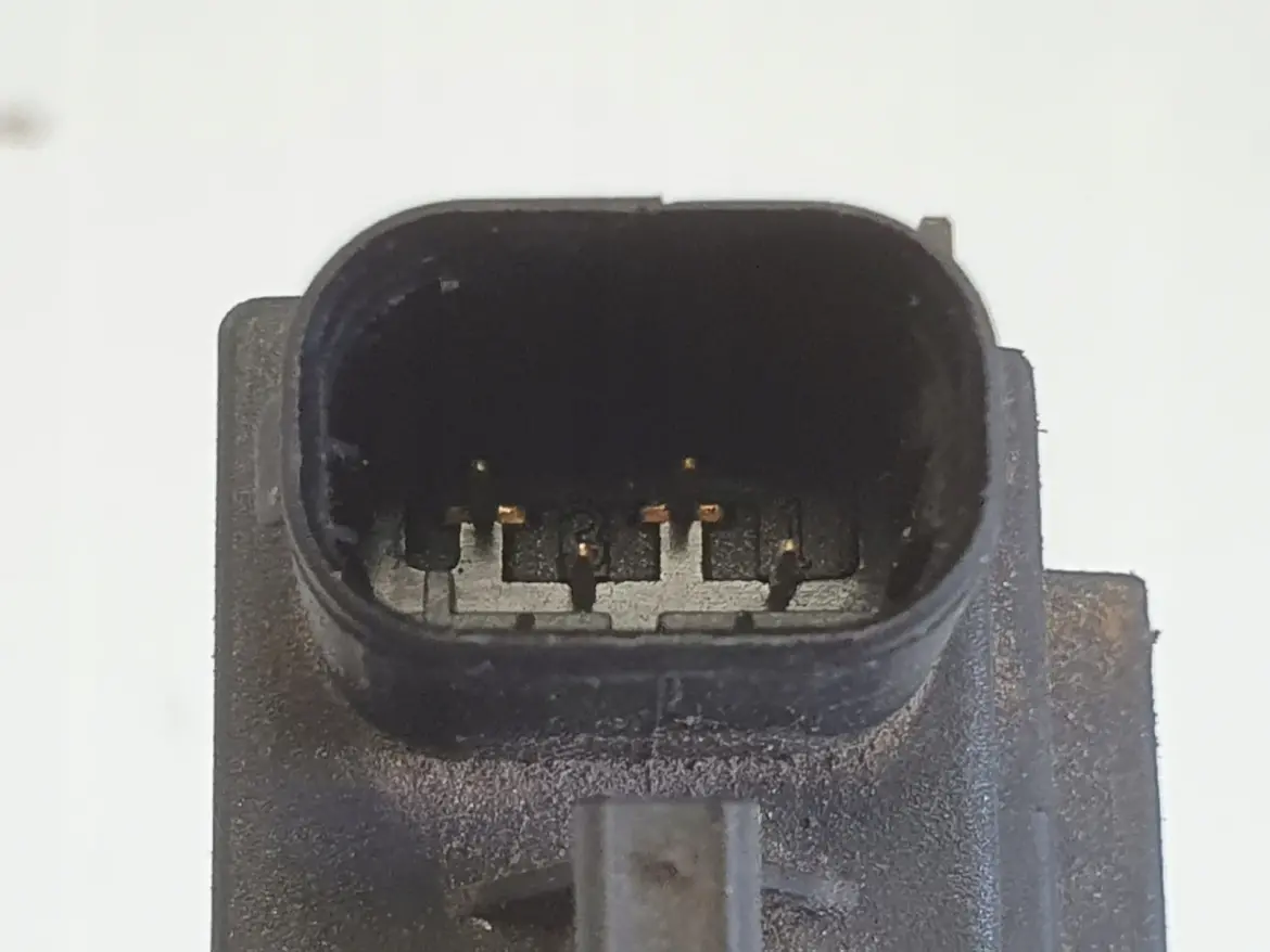 Range Rover III L322 4.4 V8 CZUJNIK POWIETRZA auc 8391470