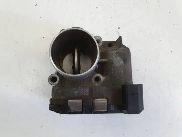Opel Vivaro Trafic 2.0 DCI ROZRUSZNIK 0281002681 bosch 8200330810