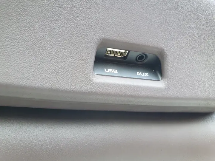 Porsche Cayenne FOTELE KOMPLET FOTELI europa DVD