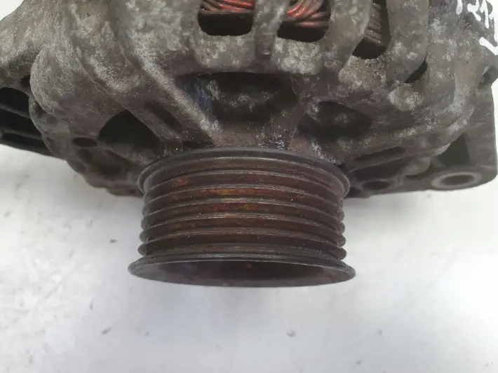 Kia Ceed 1.4 16V ALTERNATOR valeo 37300-2B500 2608483