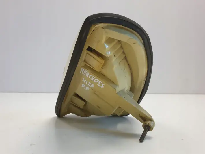 Mercedes W123 PRAWY PRZEDNI KIERUNKOWSKAZ Przód