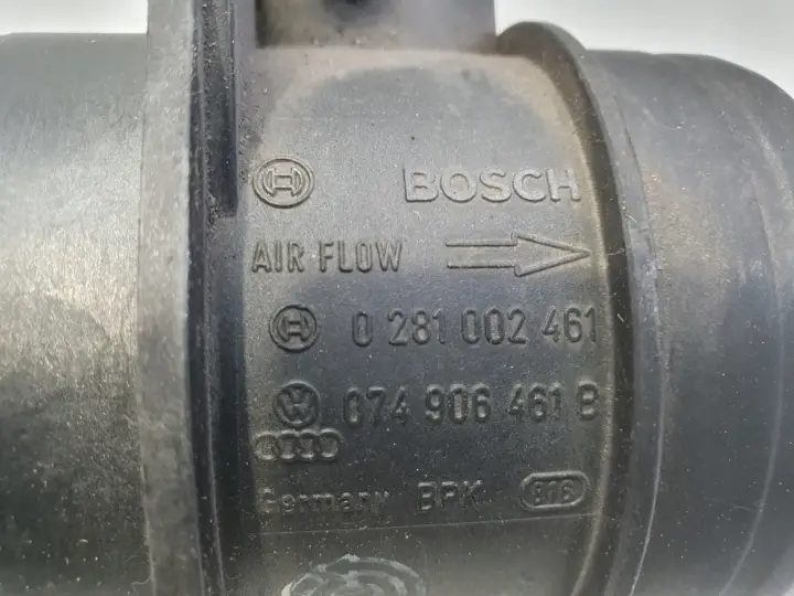 VW Golf V 2.0 TDI PRZEPŁYWOMIERZ POWIETRZA 0281002461 074906461B