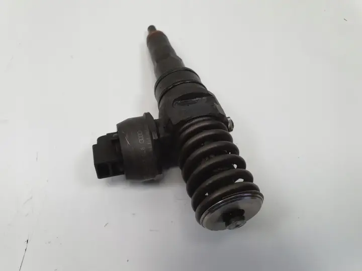 VW Golf V 2.0 SDI POMPOWTRYSKIWACZ wtrysk 038130073BR