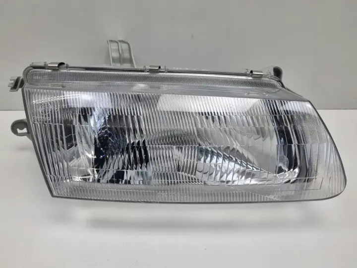 Mazda 323S 323 S V BA 94-98r PRZEDNIA LAMPA PRAWA PRAWY PRZÓD nowa